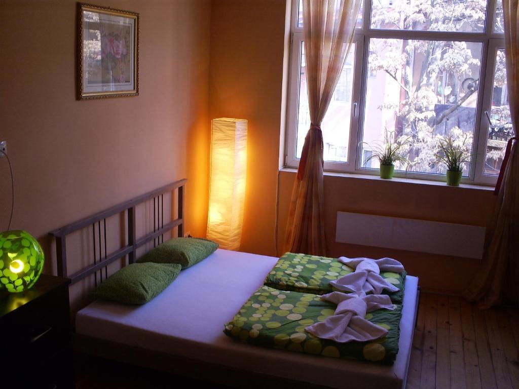 Elegance On A Budget - Rooms For Rent In Sofia Center Room photo